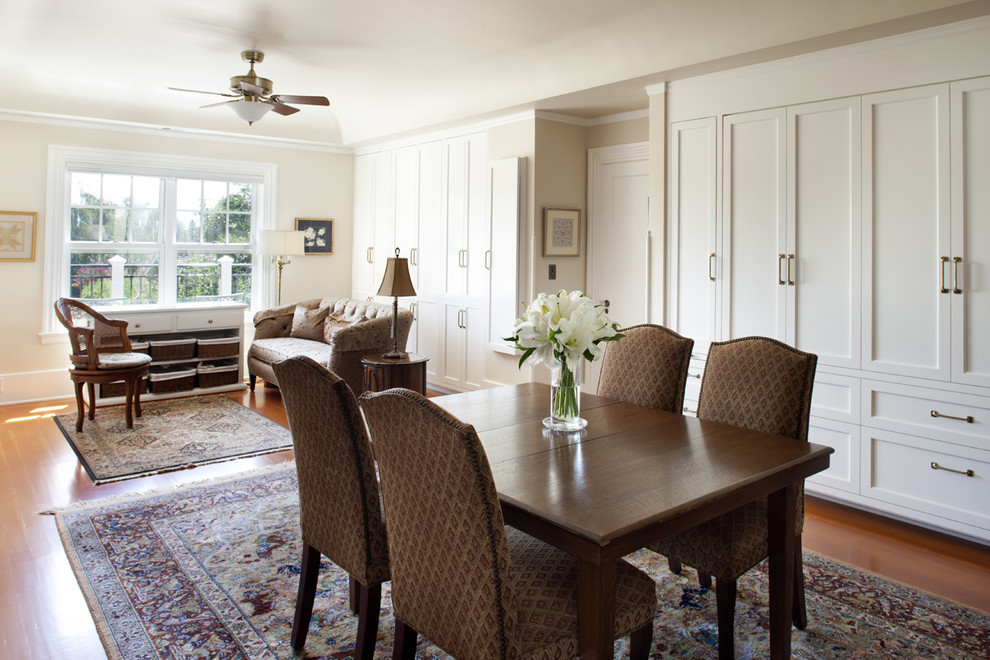 Elegant home office photo in San Francisco
