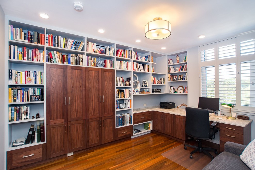 Photo of a traditional home office in Boston.