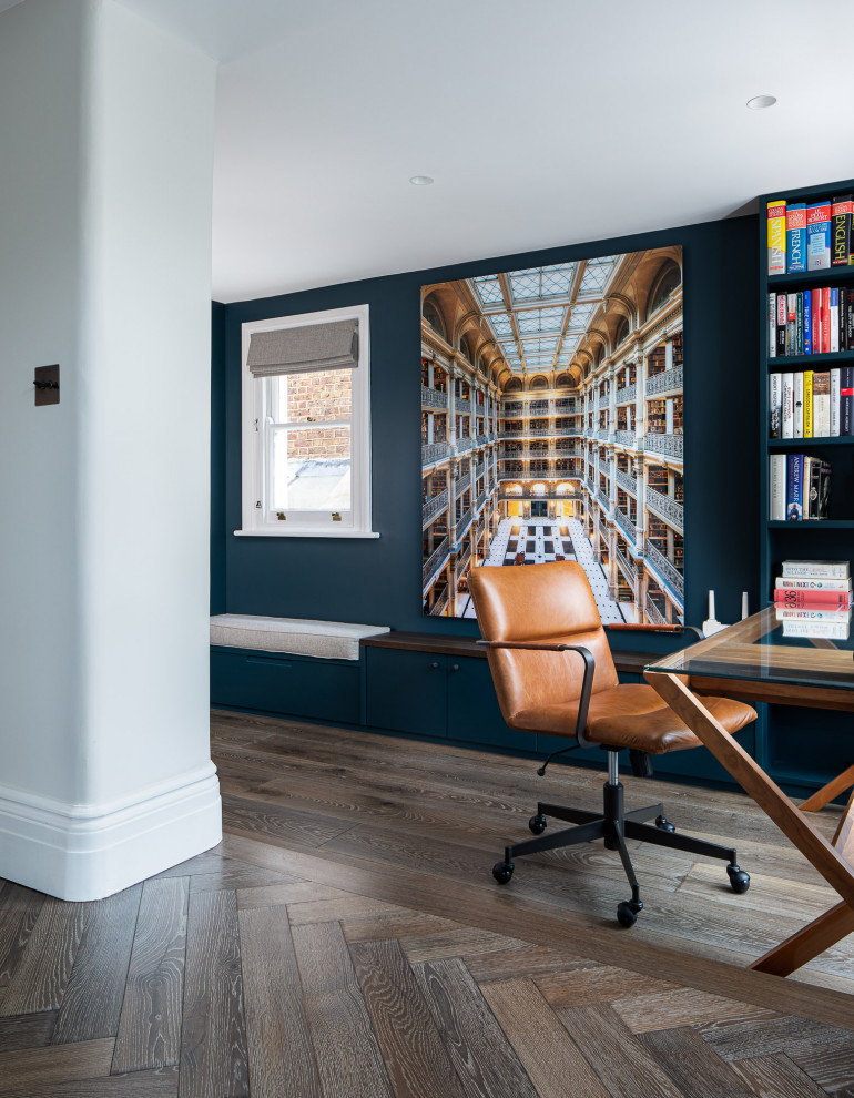 Trendy home office photo in London