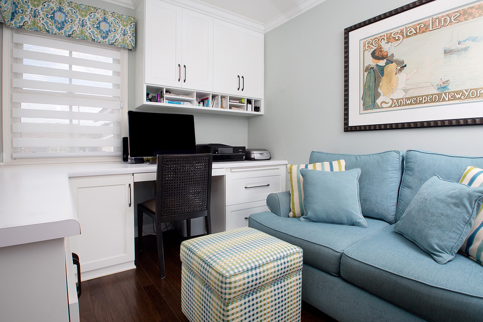 Example of a small classic home office design in Los Angeles