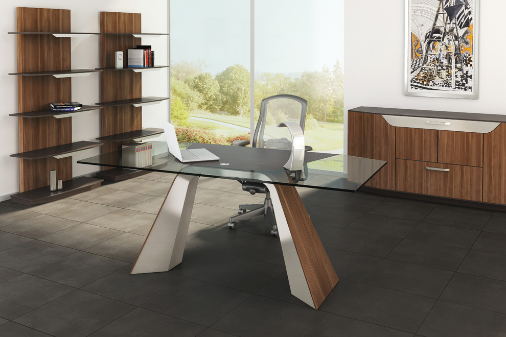 Imagen de despacho contemporáneo de tamaño medio sin chimenea con paredes blancas, suelo de baldosas de porcelana, escritorio independiente y suelo marrón
