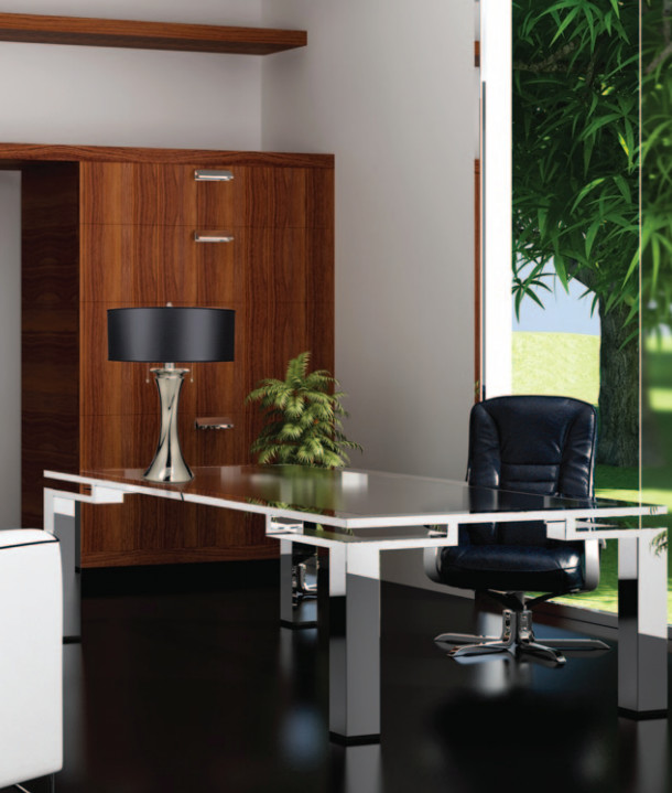 Diseño de despacho contemporáneo de tamaño medio con paredes blancas y escritorio independiente