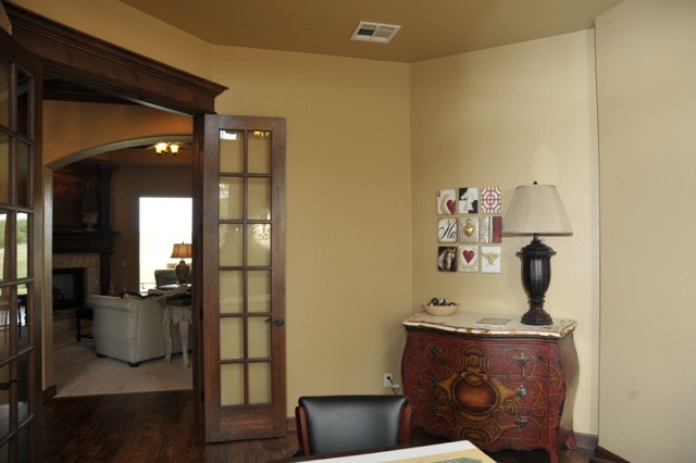 Example of a classic home office design in Oklahoma City