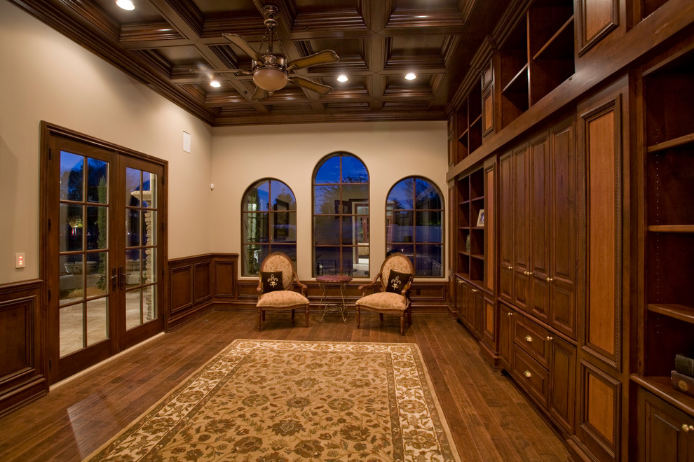 Photo of a classic home office in Phoenix.
