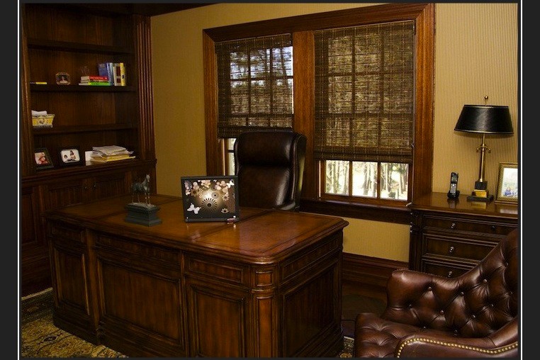 This is an example of a classic home office in New York.