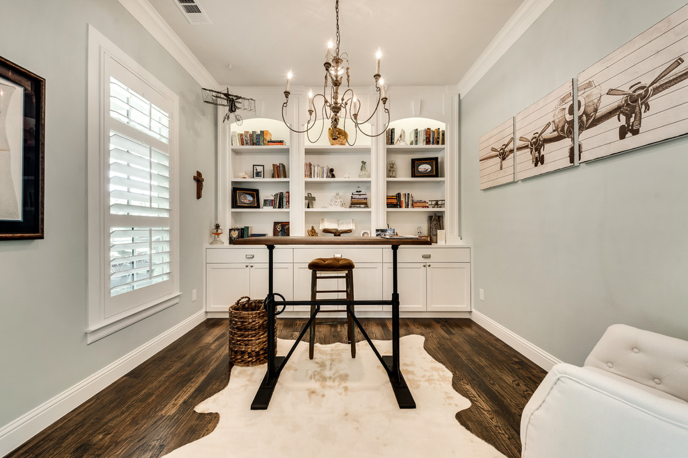 Inspiration for a timeless home office remodel in Dallas