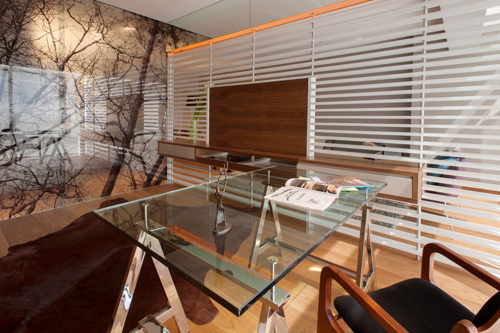 Example of an eclectic home office design in Mexico City