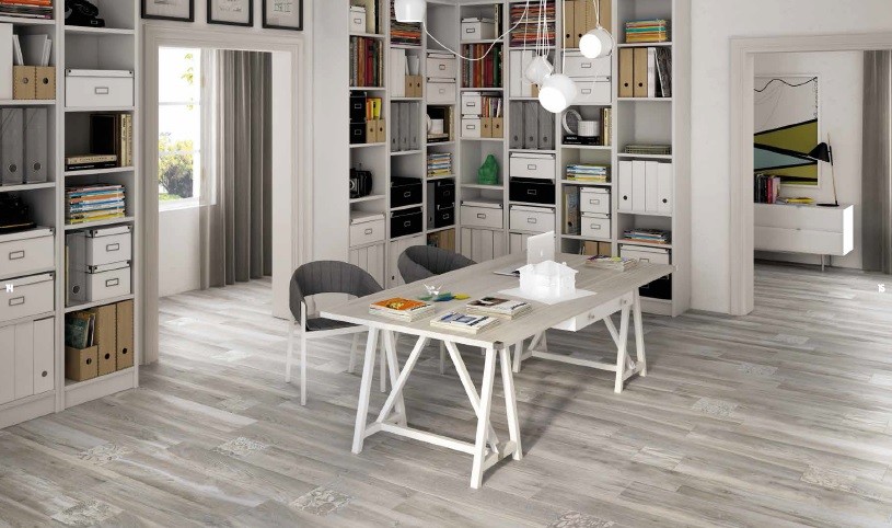 Immagine di un atelier classico di medie dimensioni con pareti bianche, pavimento in gres porcellanato, scrivania autoportante e nessun camino
