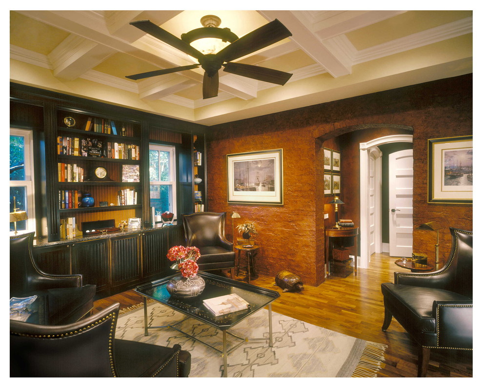 This is an example of a classic home office in Chicago.