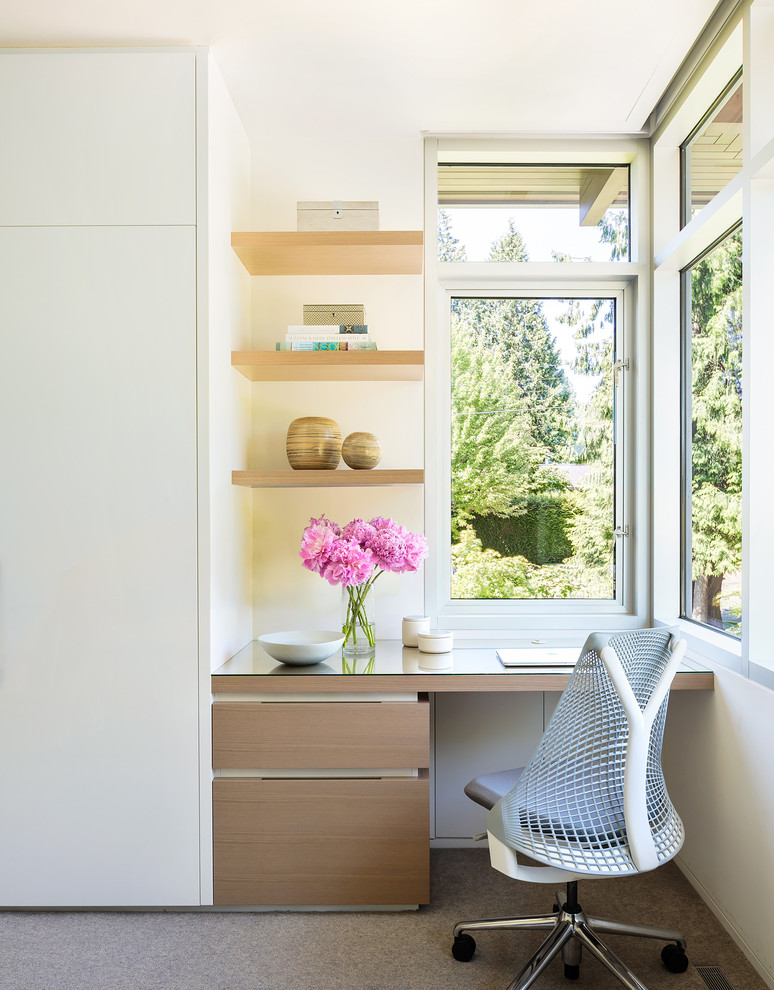 Photo of a contemporary home office in Vancouver.