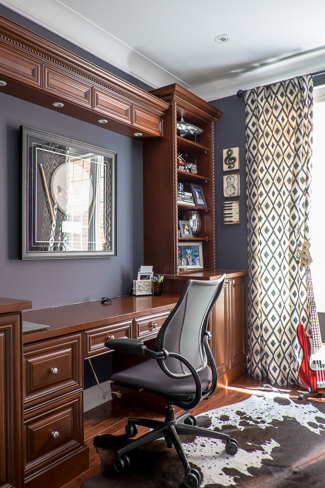 Eclectic home office photo in Toronto