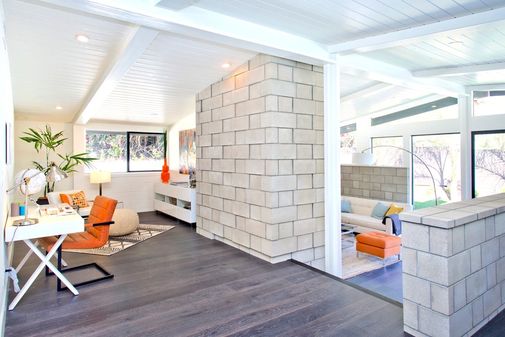 Inspiration for a mid-century modern home office remodel in Los Angeles