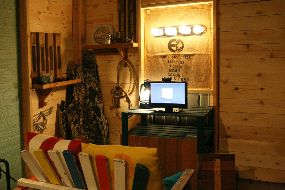 This is an example of an industrial home office in Portland.
