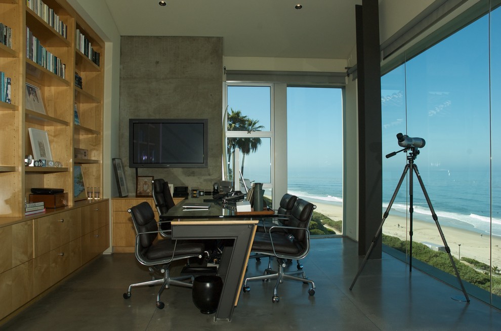 Trendy home office photo in Orange County