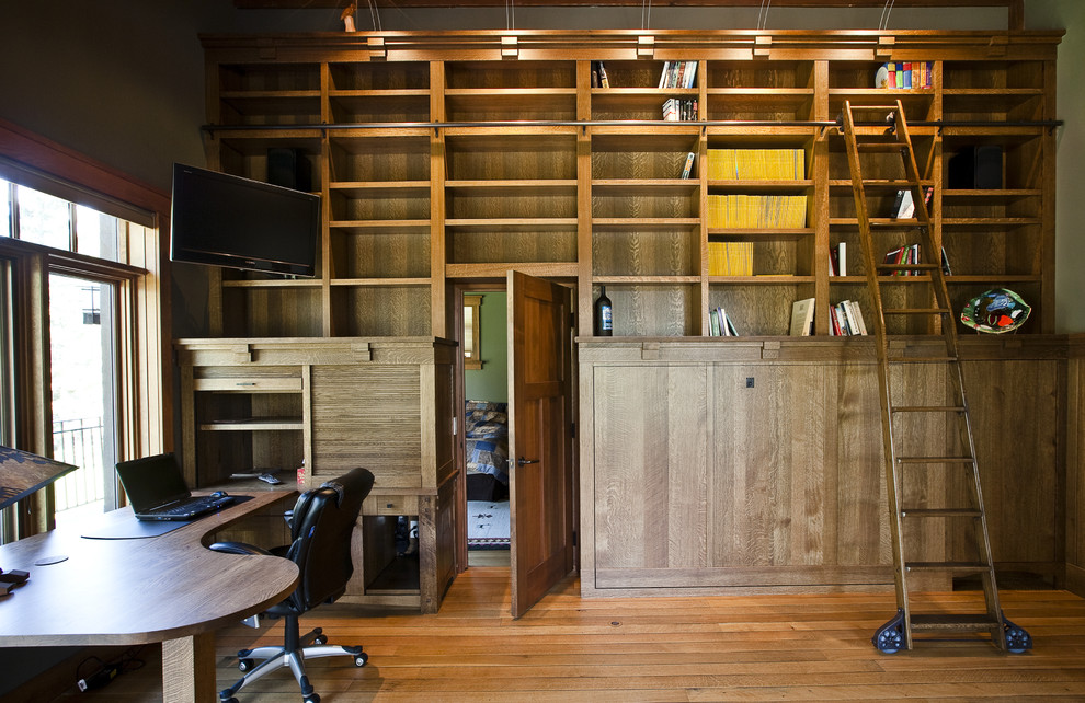 This is an example of a rustic home office in Calgary.