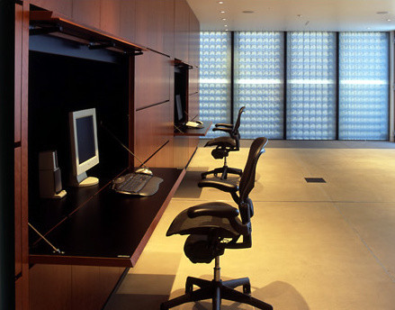 This is an example of a modern home office in San Francisco.