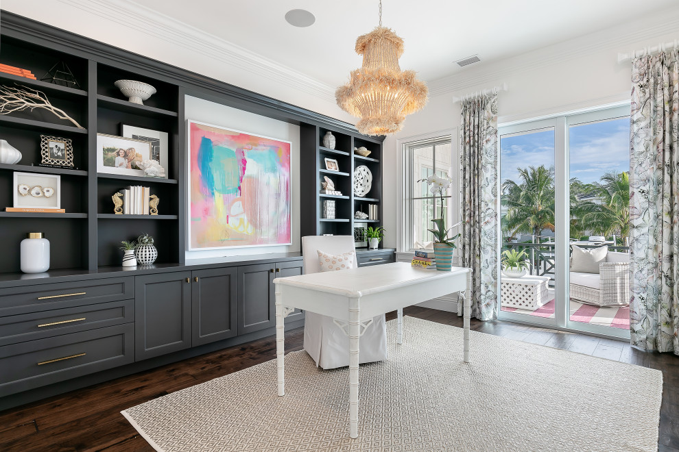Design ideas for a world-inspired home office in Tampa.