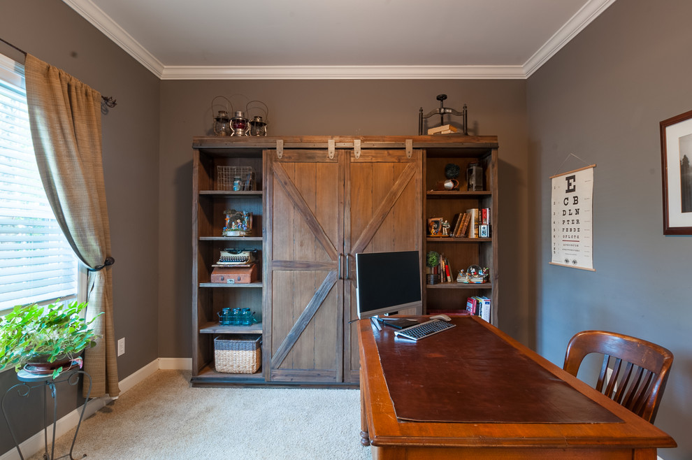 Photo of a farmhouse home office in Nashville.