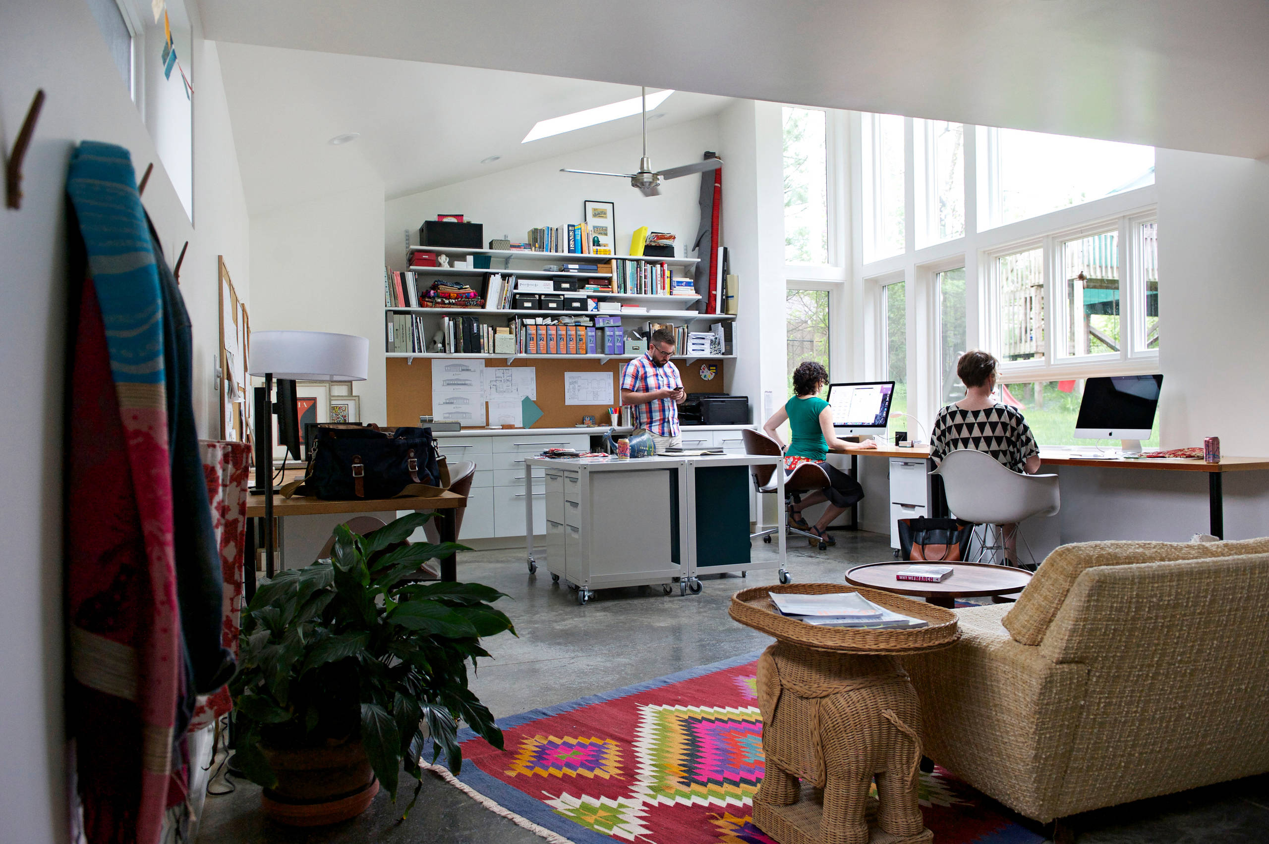 Split-Level Personality - Contemporary - Home Office - Indianapolis - by  Susan Yeley Homes | Houzz