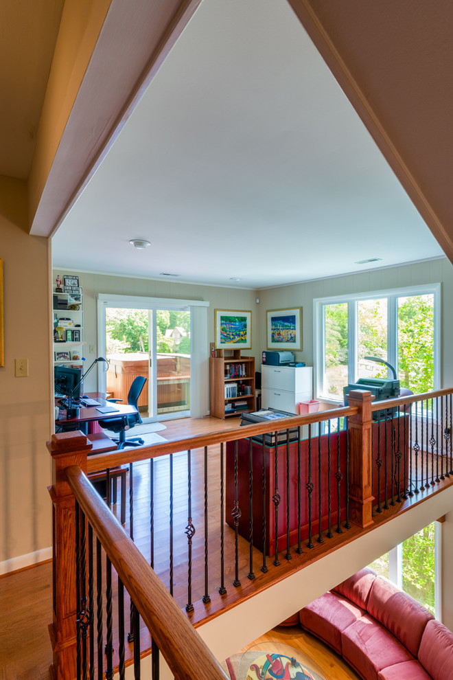 Staircase Woodlake Circle, Newport News, VA Traditional Home Office