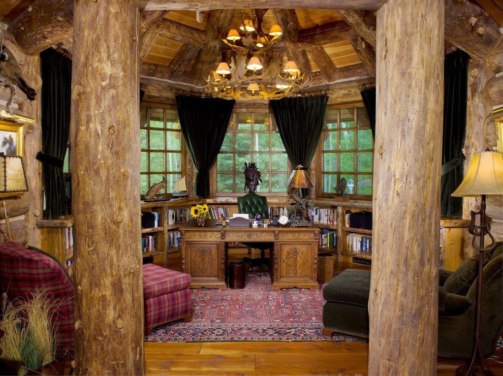 Mountain style home office photo in Denver