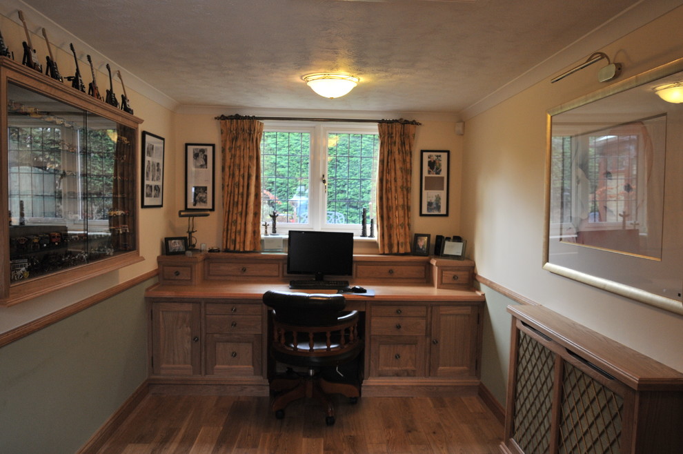 Inspiration for a classic home office in Oxfordshire.