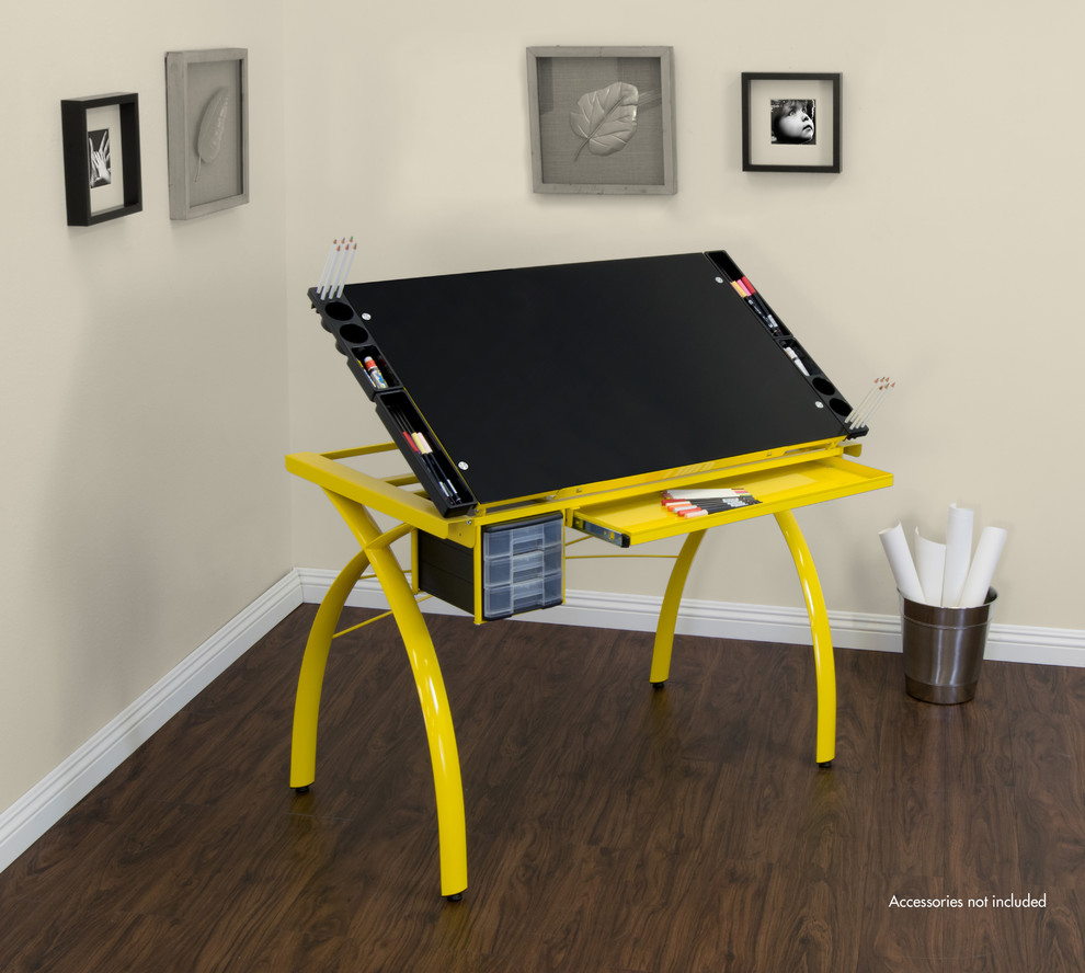Свежая идея для дизайна: кабинет в современном стиле с отдельно стоящим рабочим столом - отличное фото интерьера