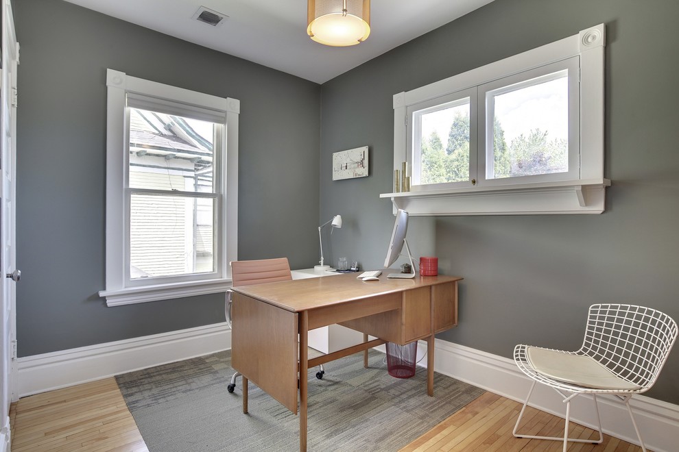This is an example of a classic home office in Minneapolis.