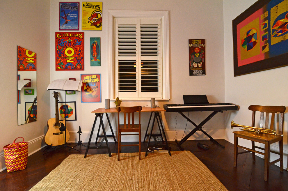 アデレードにあるエクレクティックスタイルのおしゃれなホームオフィス・書斎の写真