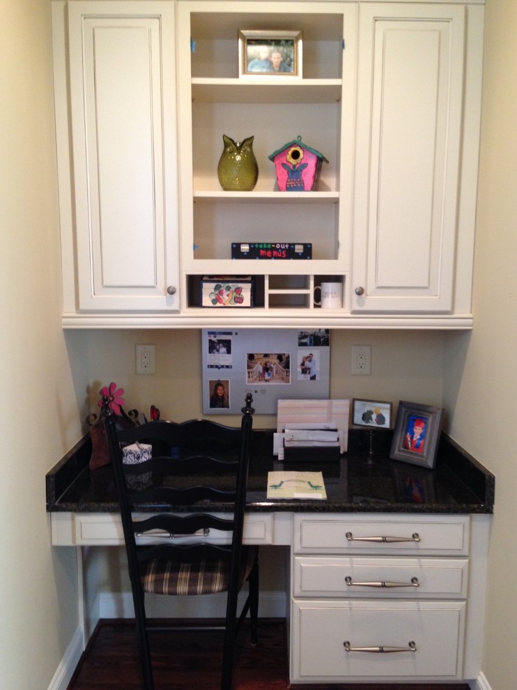This is an example of a modern home office in Baltimore.