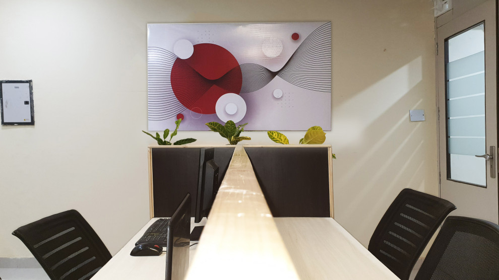 Exemple d'un bureau moderne de taille moyenne avec un mur rouge, un sol en carrelage de céramique, un bureau indépendant, un sol blanc et du papier peint.