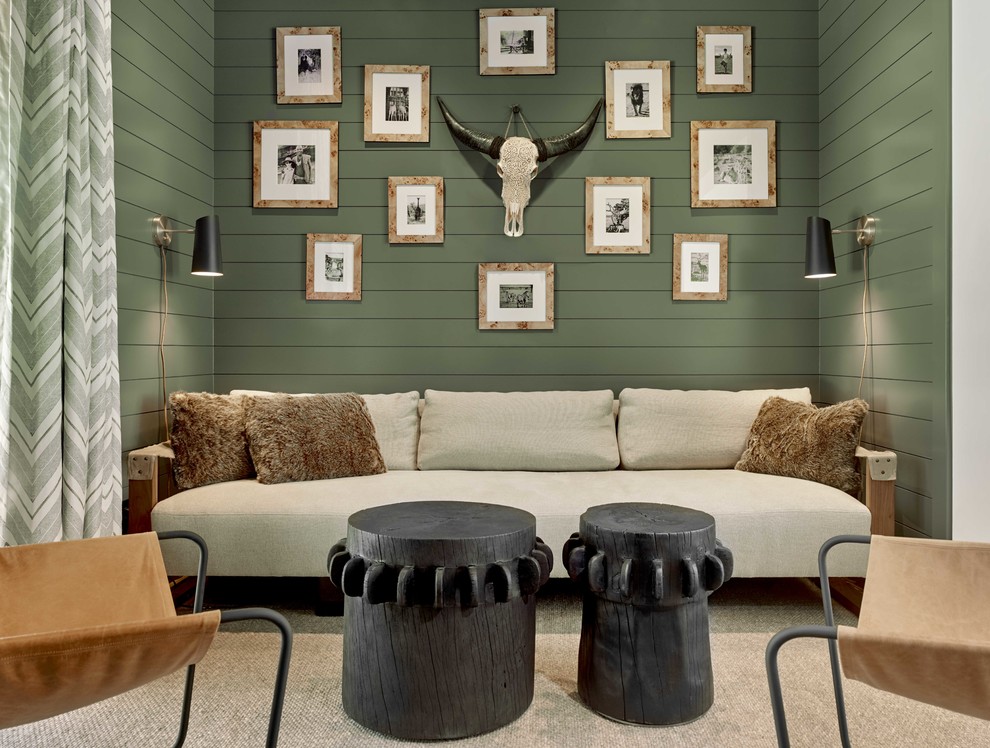 サンフランシスコにあるトラディショナルスタイルのおしゃれなホームオフィス・書斎 (緑の壁) の写真