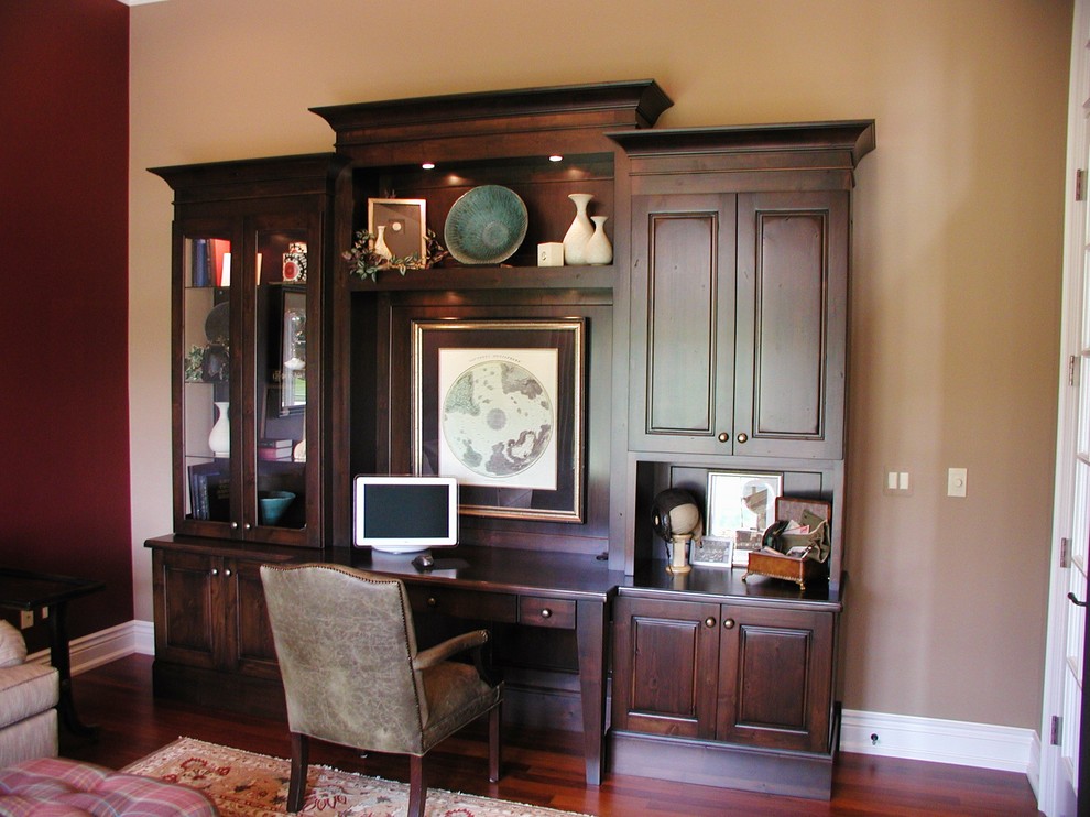 Home office - traditional home office idea in Detroit