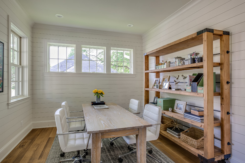 Home office - traditional home office idea in Minneapolis