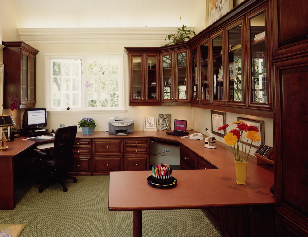 Elegant home office photo in San Francisco