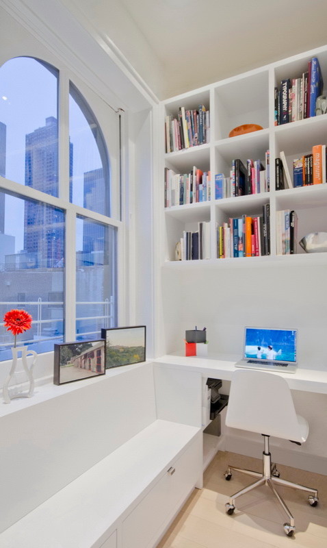 ニューヨークにある北欧スタイルのおしゃれなホームオフィス・書斎の写真