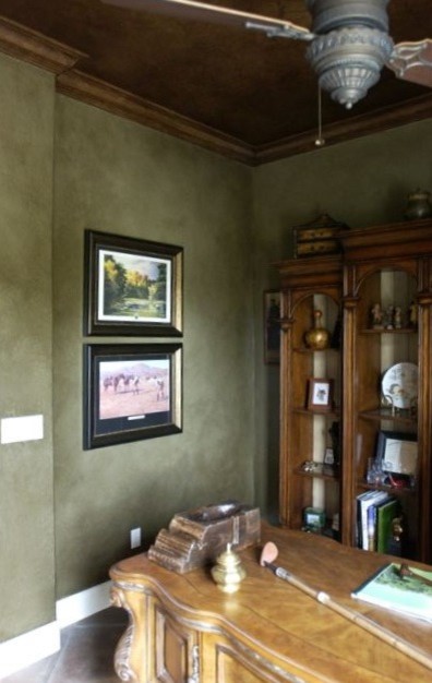 This is an example of a traditional home office in Las Vegas.