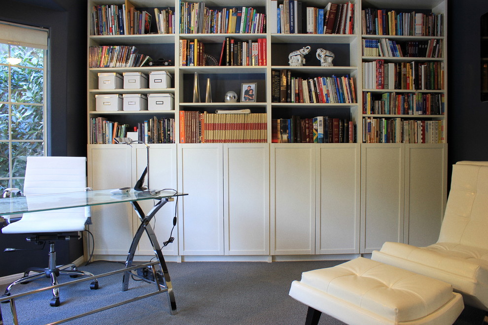 ロサンゼルスにあるコンテンポラリースタイルのおしゃれなホームオフィス・書斎の写真