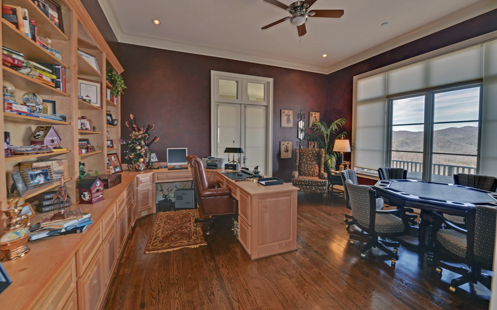 Photo of a classic home office in Atlanta.