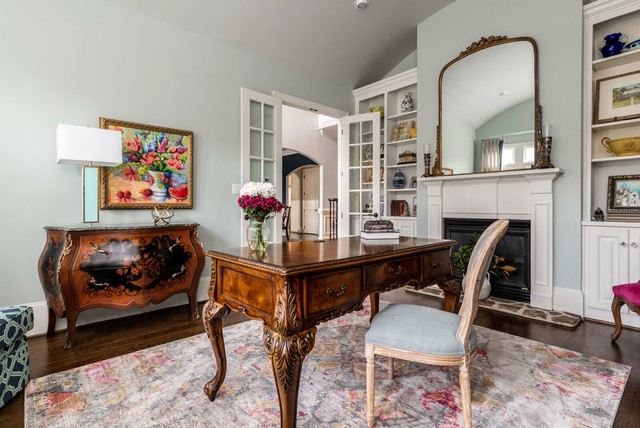 Waxhaw/Marvin, Colorful Interiors -Mixing antiques with new furniture -  Klassisch - Arbeitszimmer - Charlotte - von Leslie Williams Interior Design  | Houzz