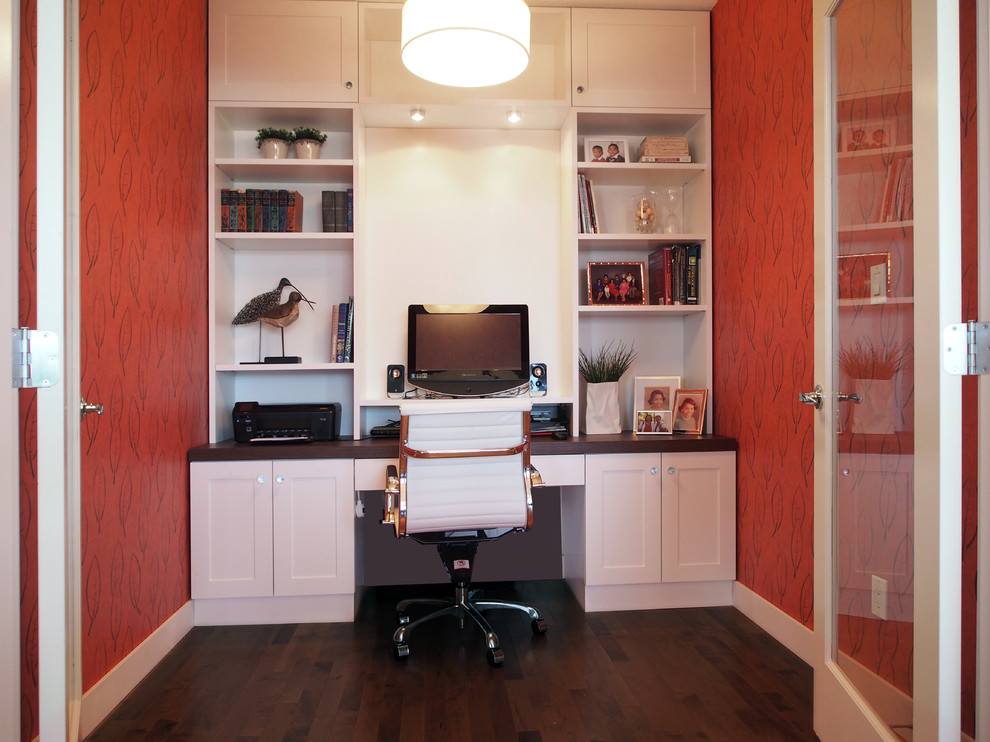 Inspiration for a transitional home office remodel in Vancouver