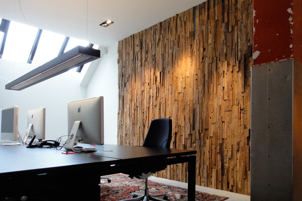 Design ideas for a rustic home office in Manchester.