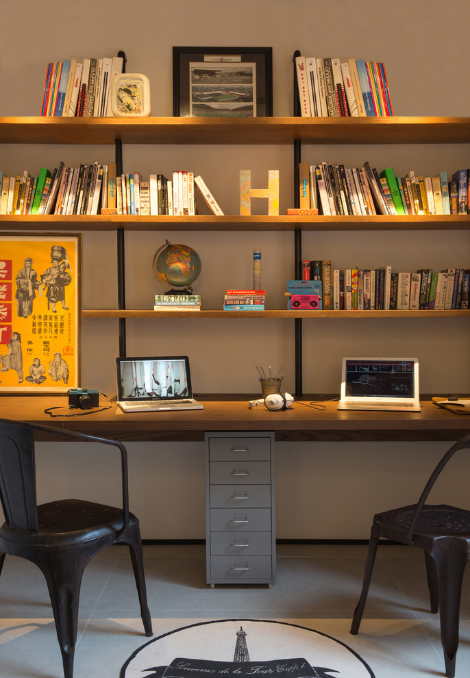 Urban home office photo in Hong Kong
