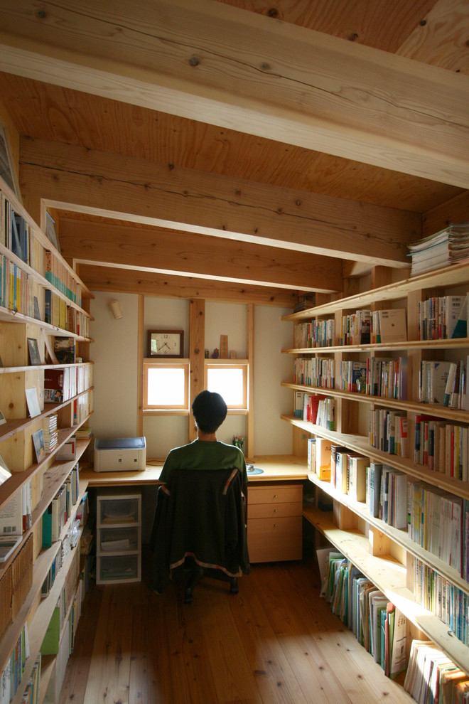 Zen home office photo in Tokyo