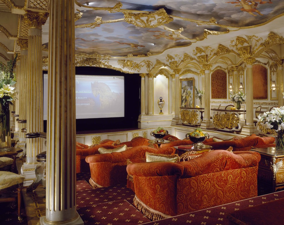 На фото: домашний кинотеатр в средиземноморском стиле