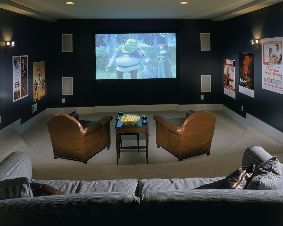 Exemple d'une salle de cinéma chic avec moquette et un sol beige.