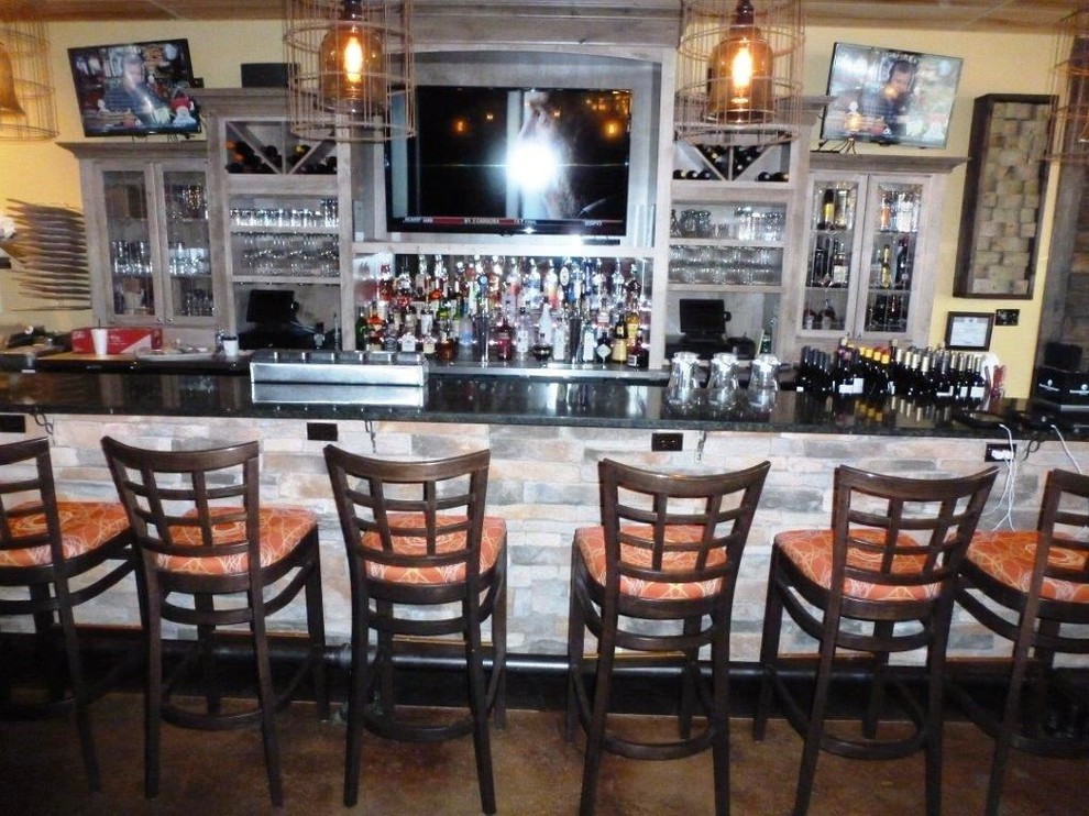 Cette image montre un bar de salon traditionnel.