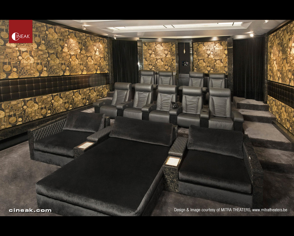 Example of a minimalist home theater design in Los Angeles