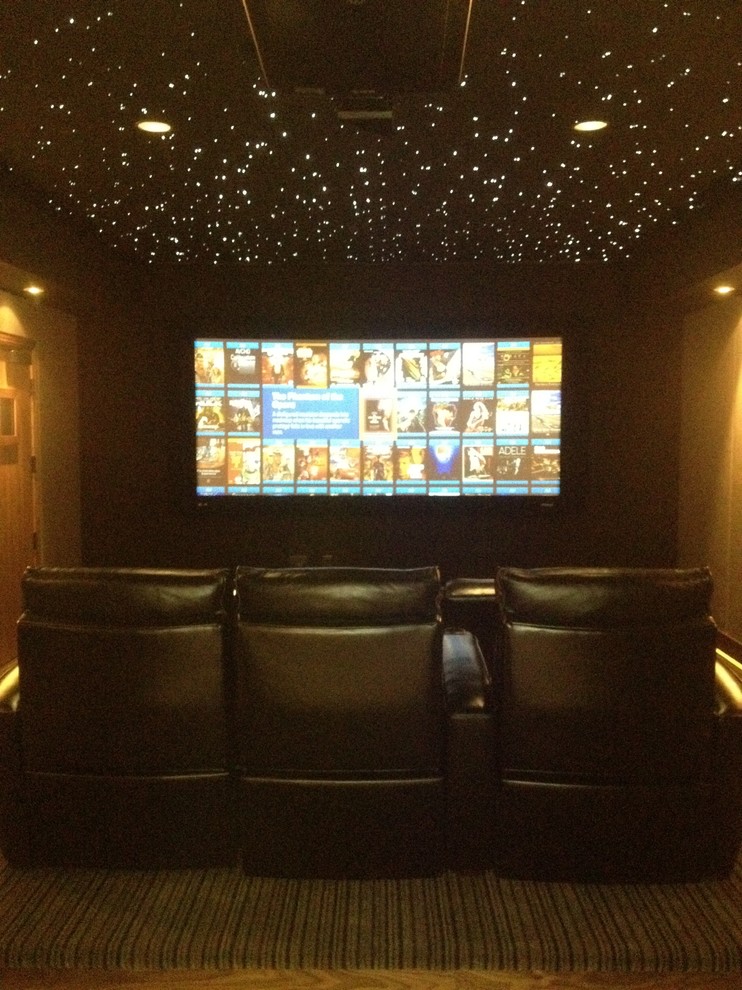 Inspiration pour une salle de cinéma minimaliste.