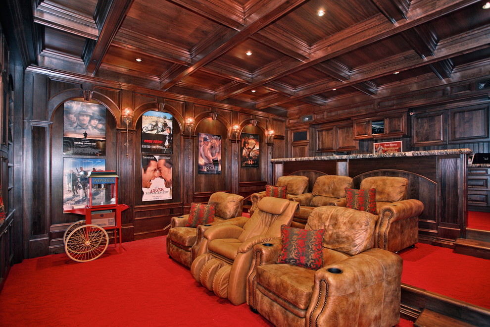 Стильный дизайн: домашний кинотеатр в классическом стиле с ковровым покрытием и красным полом - последний тренд